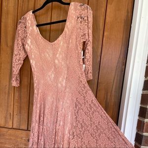 Ryan Michelle mid-sleeve size Medium